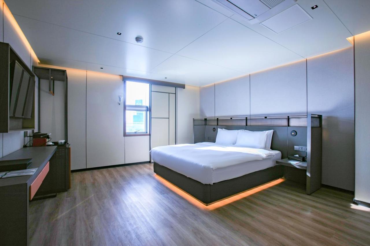 แอมเบอร์ ซิตี้ โฮเต็ล Hotel เมืองเชจู ภายนอก รูปภาพ