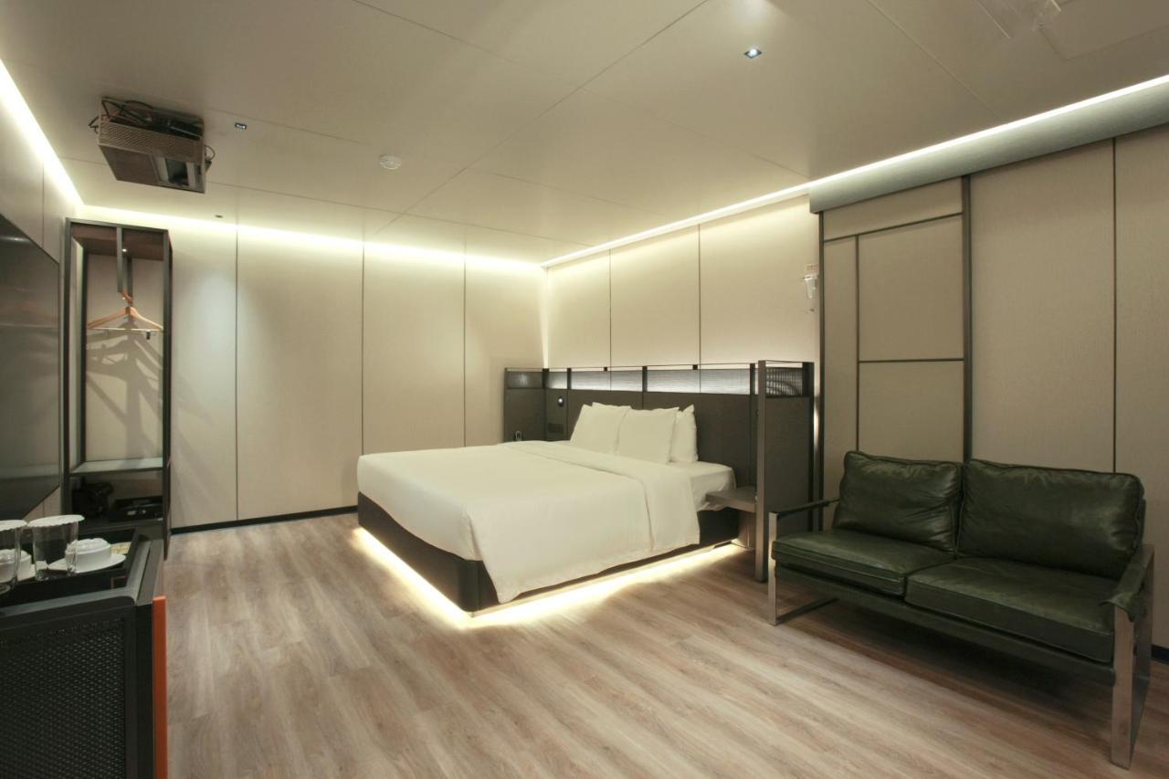 แอมเบอร์ ซิตี้ โฮเต็ล Hotel เมืองเชจู ภายนอก รูปภาพ